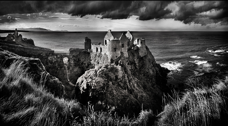 Dunluce Castle by Chris Aldred.jpg